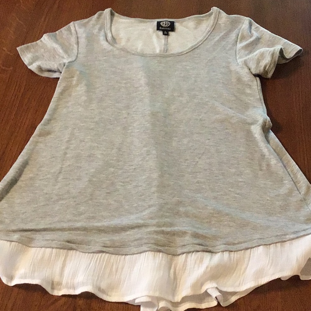 Bobeau Grey Tinic Ruffle T-shirt size Small